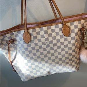 Louis Vuitton MM Neverfull